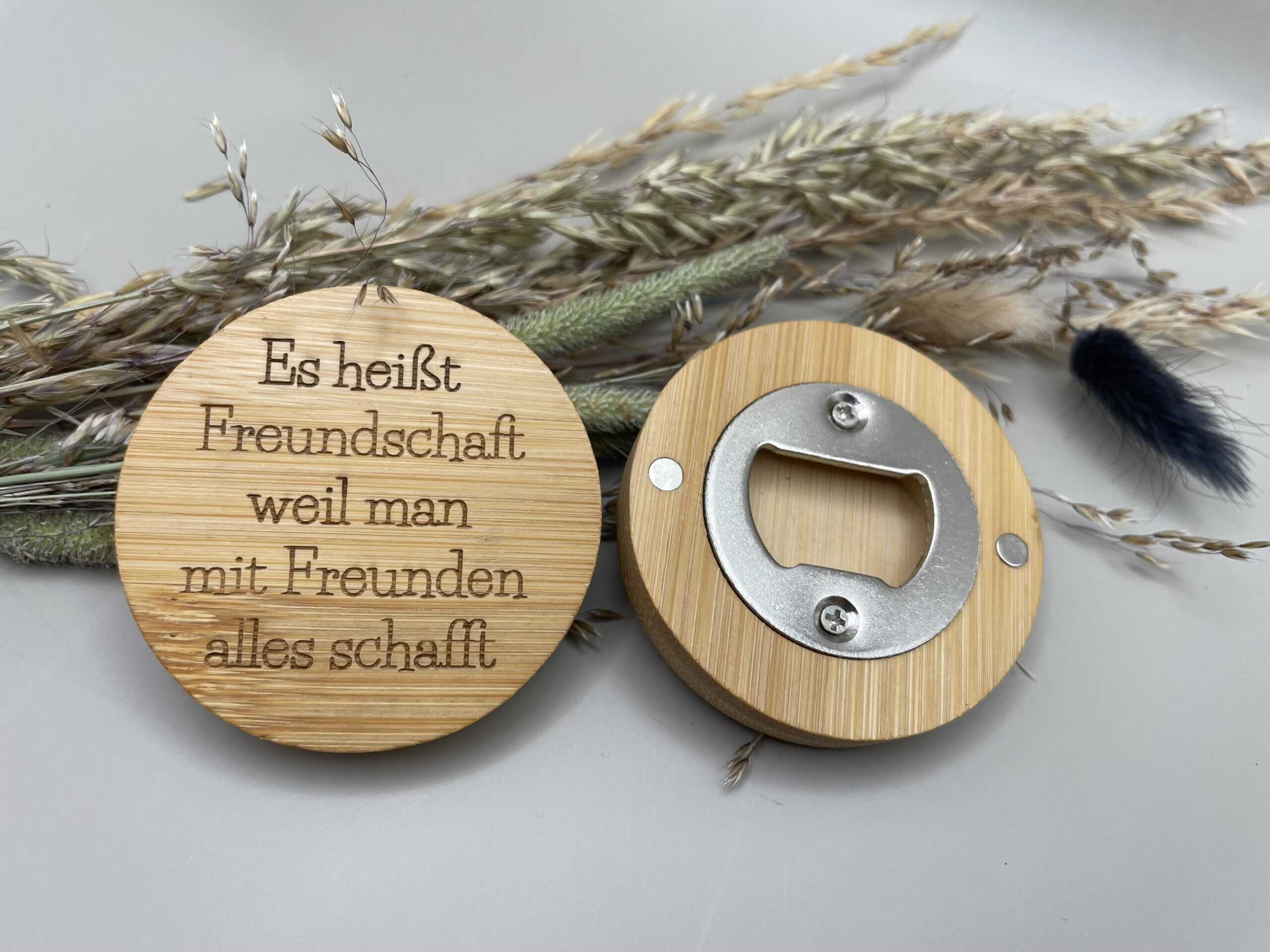 magnetischer Flaschenöffner aus Holz, rund – Bild 3