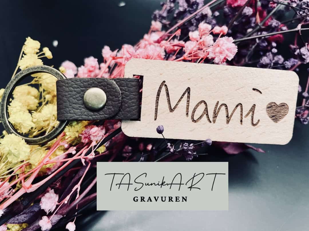 Schlüsselanhänger aus Holz&Leder mit individueller Gravur – Bild 8